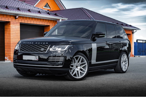 Новенький Range Rover Voque на 22" Giovanna Bogota
