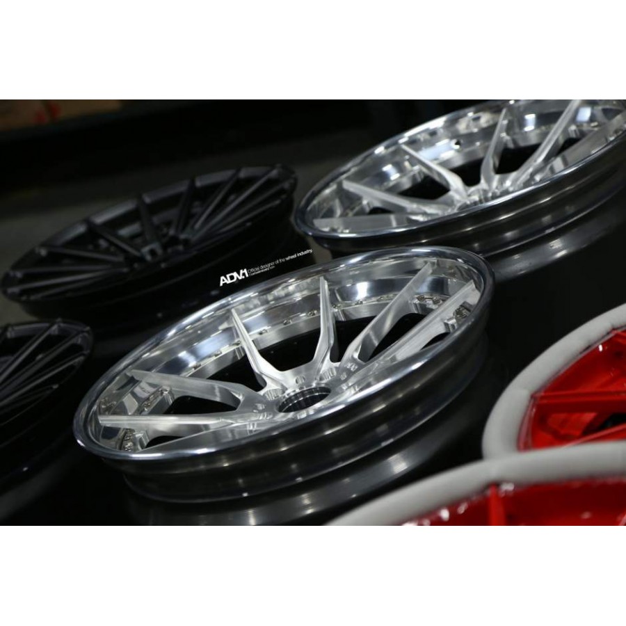 Модель ADV.1 ADV5.0 Track Spec CS