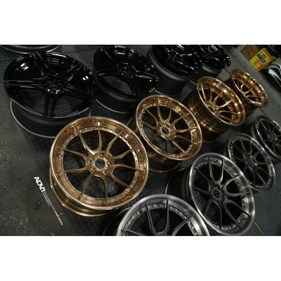 Модель ADV.1 ADV5.0 Track Spec CS