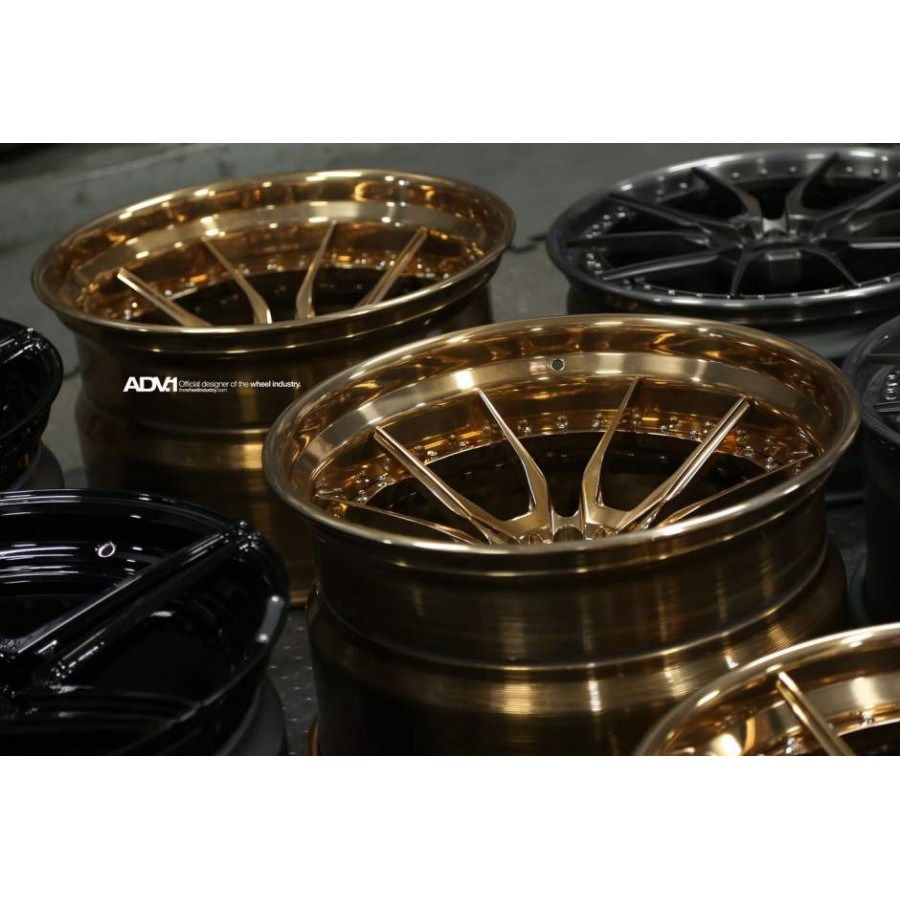 Модель ADV.1 ADV5.0 Track Spec CS