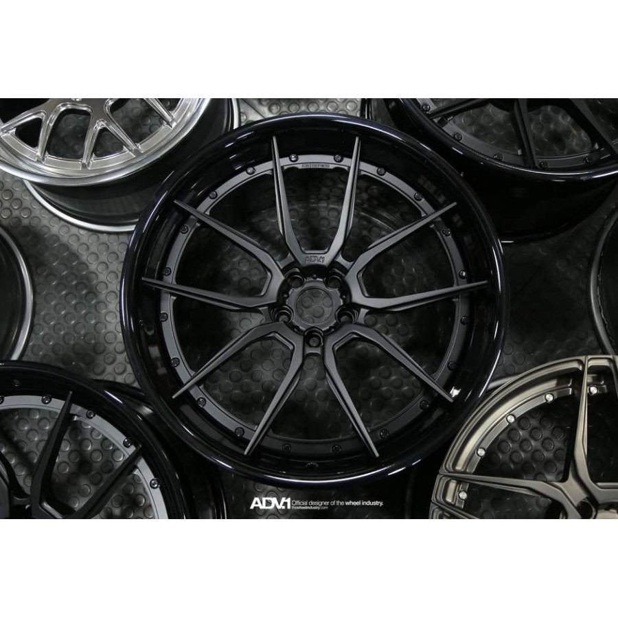 Модель ADV.1 ADV5.0 Track Spec CS