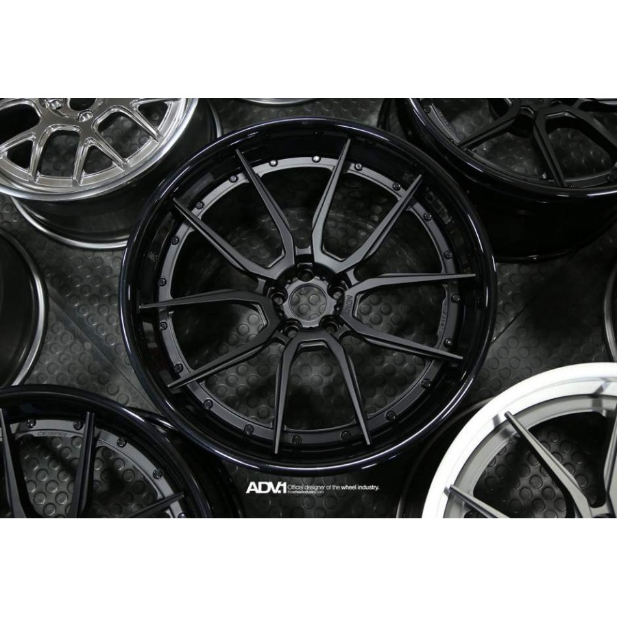 Модель ADV.1 ADV5.0 Track Spec CS