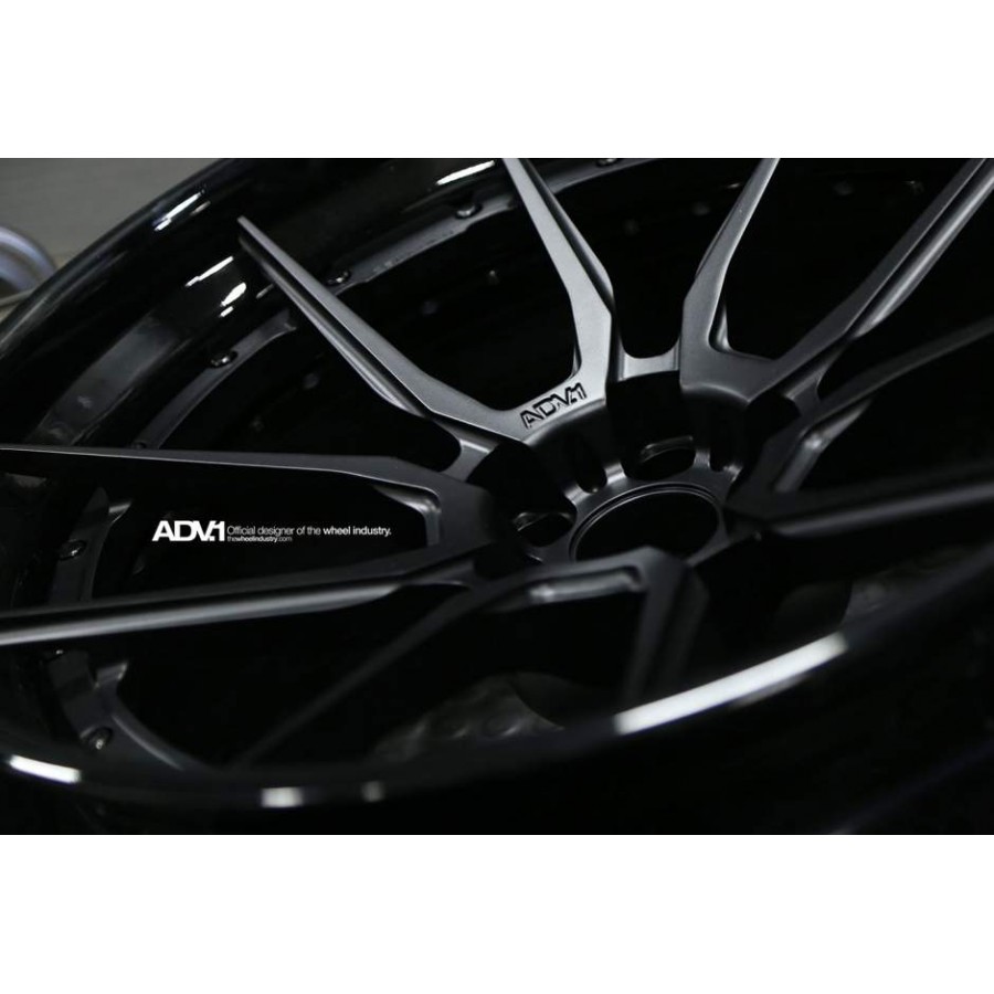 Модель ADV.1 ADV5.0 Track Spec CS