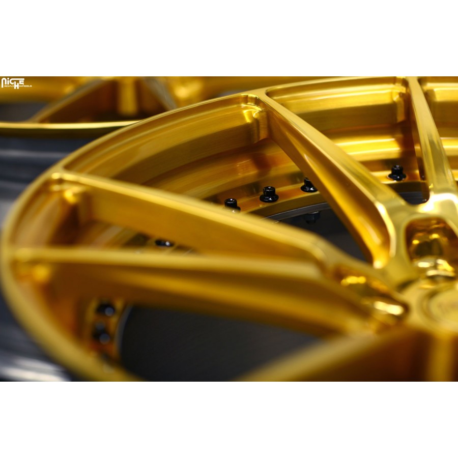 Модель Niche Grand Prix