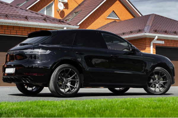 Porsche Macan на 21" дисках Vorsteiner V-FF 103