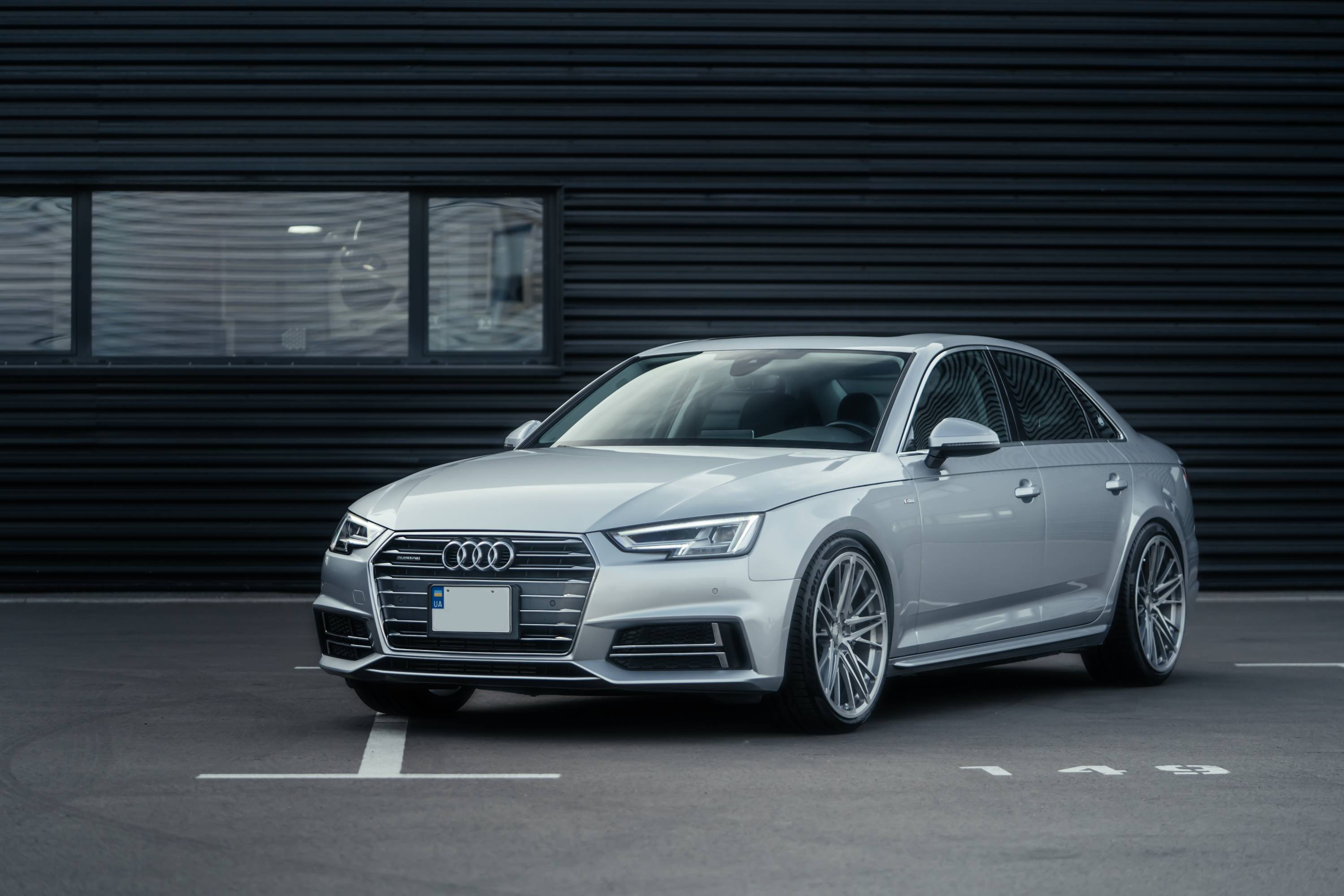 Audi A4 B9 на стильной и легкой ковке Advanced Forged MS9