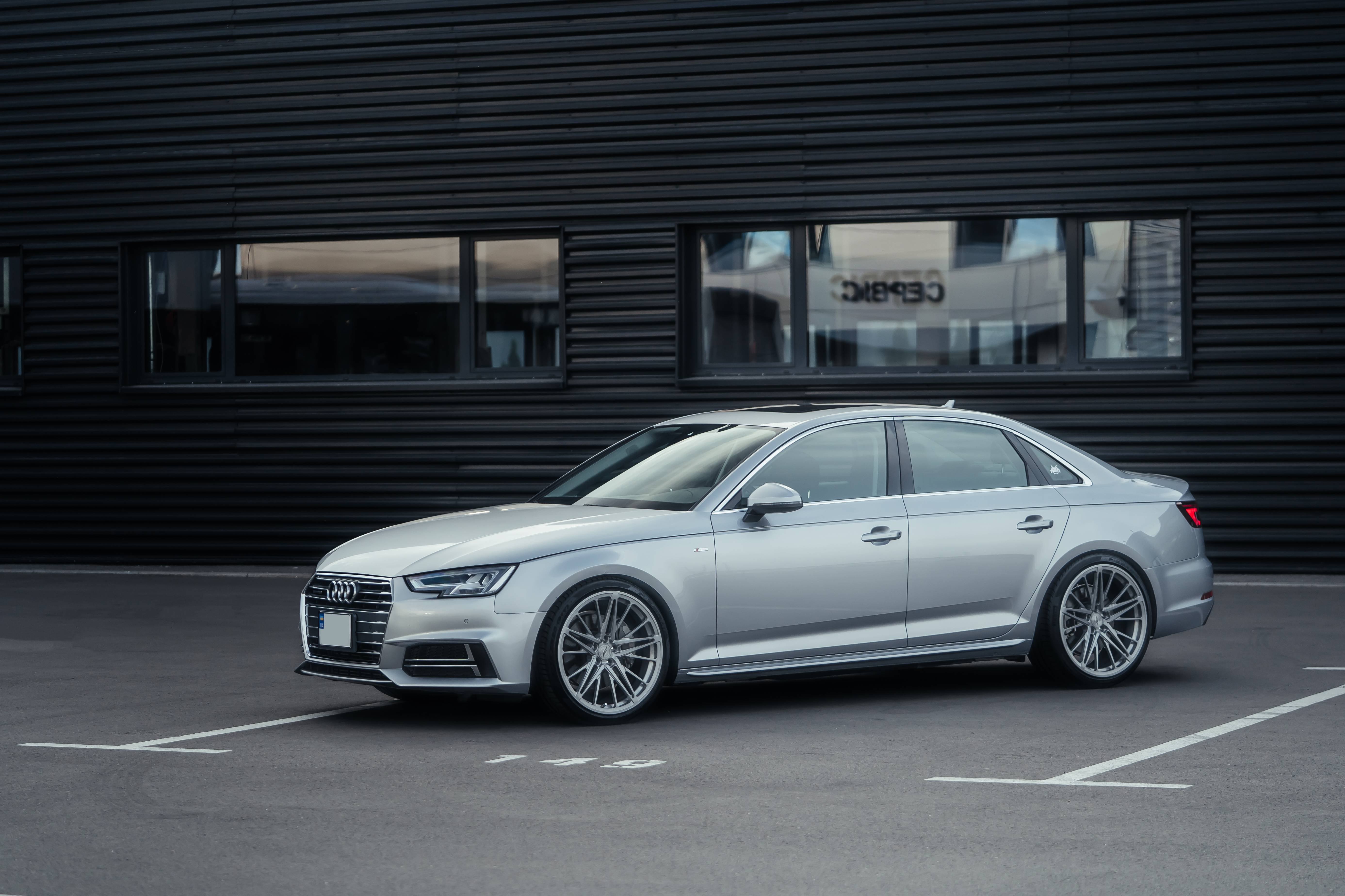 Audi A4 B9 на стильной и легкой ковке Advanced Forged MS9