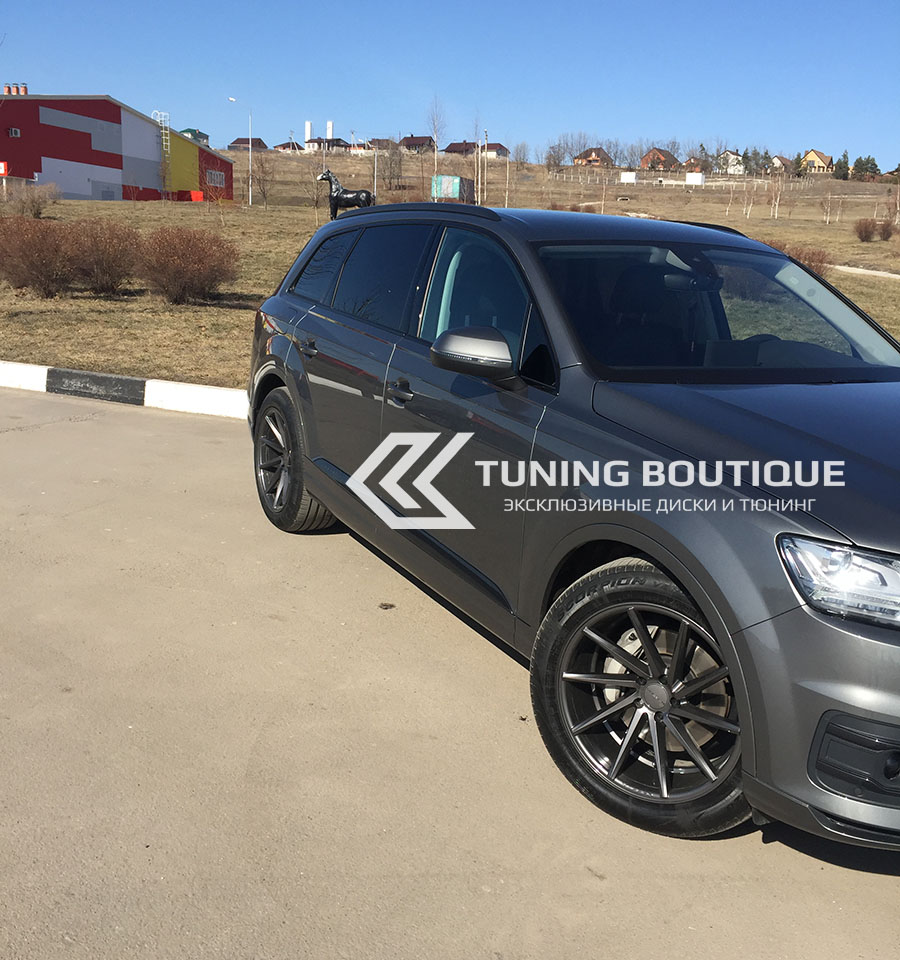 Audi Q7 на 20" дисках Vossen CVT Gloss Graphite фото 1