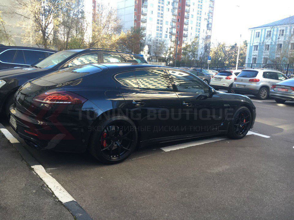 Porsche Panamera на 20" дисках Rohana RFX5 Matte Black фото 1