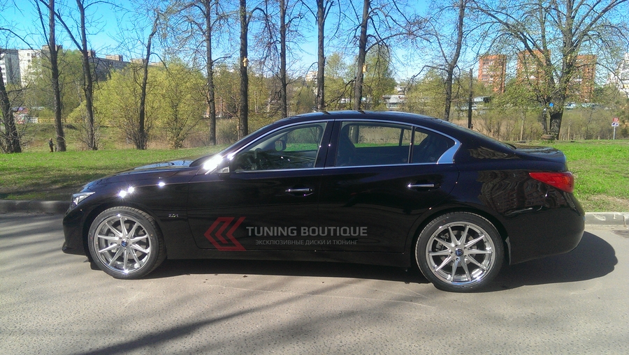 Infiniti Q50 на 19" дисках Rohana RC10 Silver  фото 3