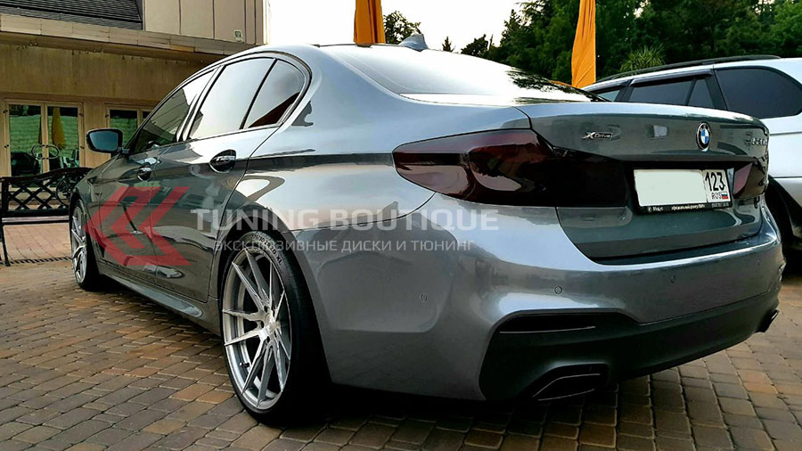 BMW 5 Series на 20" дисках Rohana RFX2 Brushed Titanium фото 1