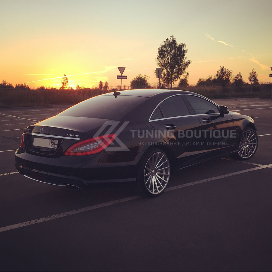 Mercedes CLS на 20" дисках Vossen VFS2 Silver Polished фото 2