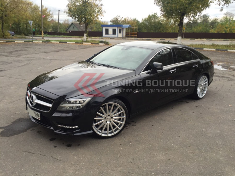 Mercedes CLS на 20" дисках Vossen VFS2 Silver Polished фото 1