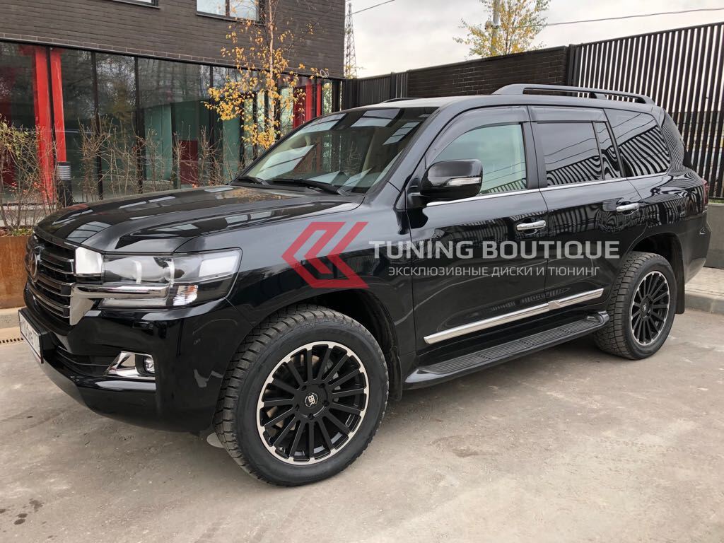 Toyota Land Cruiser 200 на 20" дисках Black Rhino Spear фото 1