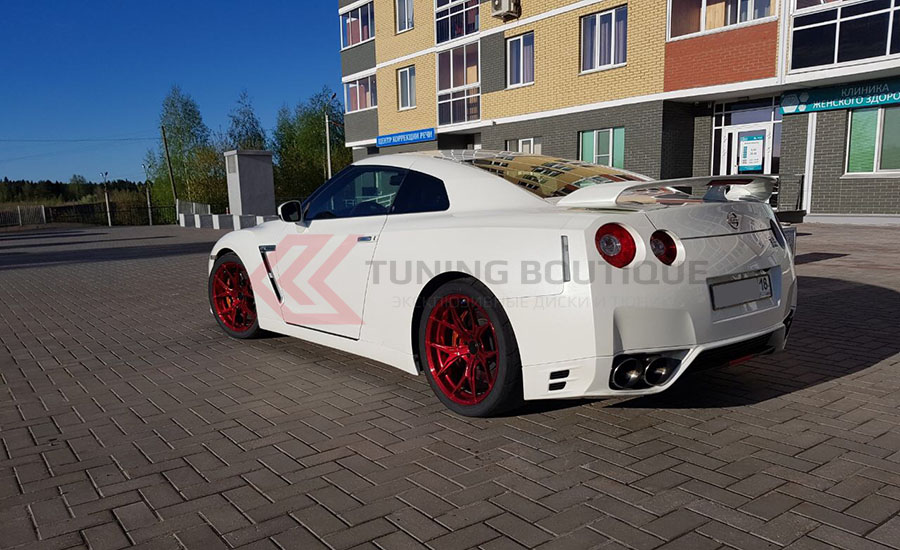 Nissan GTR на 20" дисках Rohana RFX5 Candy Red фото 1