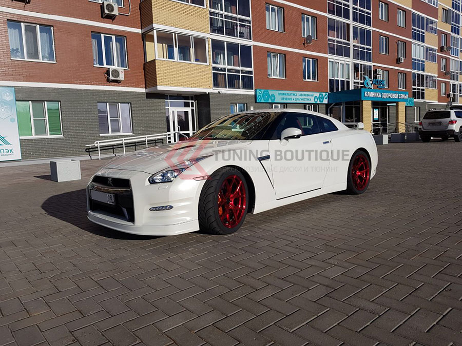 Nissan GTR на 20" дисках Rohana RFX5 Candy Red фото 2