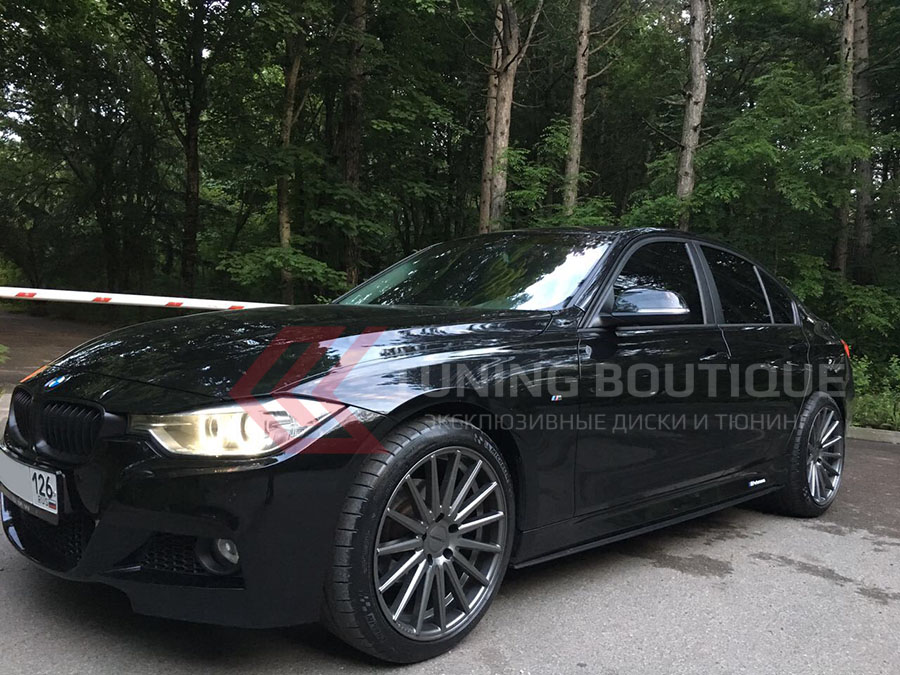 BMW 3 Series на 19" дисках Vossen VFS2 Gloss Graphite фото 1