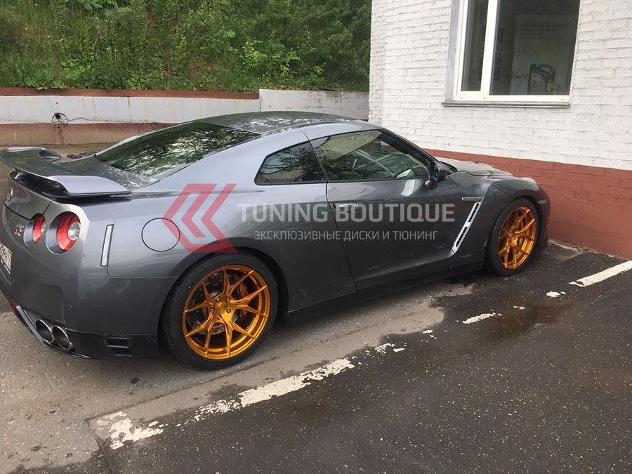 Nissan GTR на 20" дисках Rohana RFX5 Brushed Bronze фото 1