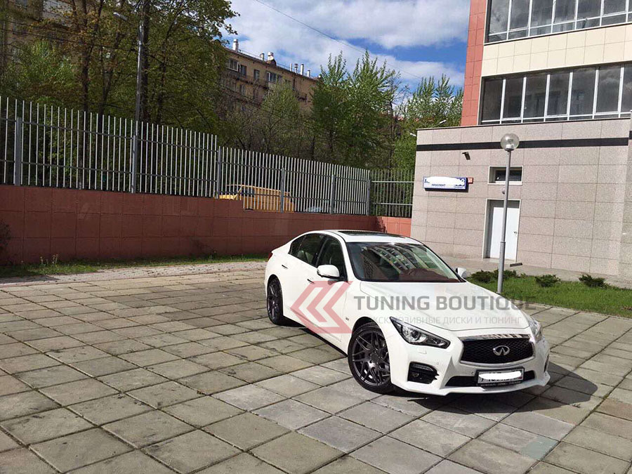 Infiniti Q50 на 20" дисках Blaque Diamond фото 1