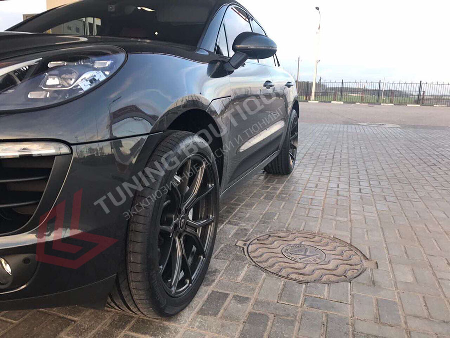 Porsche Macan на 21" дисках Vorsteiner V-FF103 Carbon Graphite фото 1