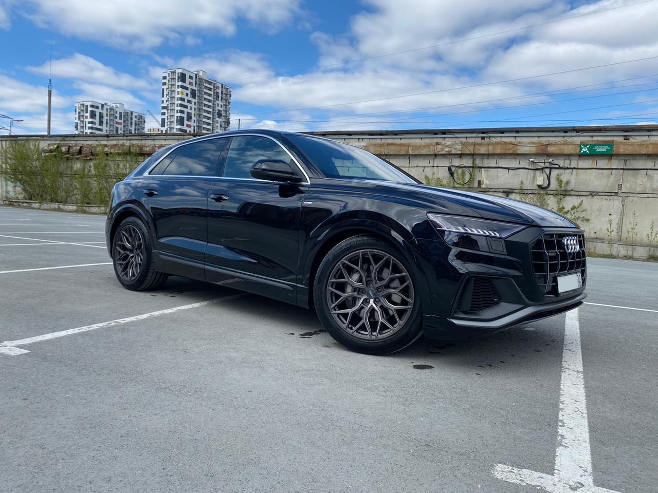 Audi Q8 на 21" Vossen HF2 фото 2