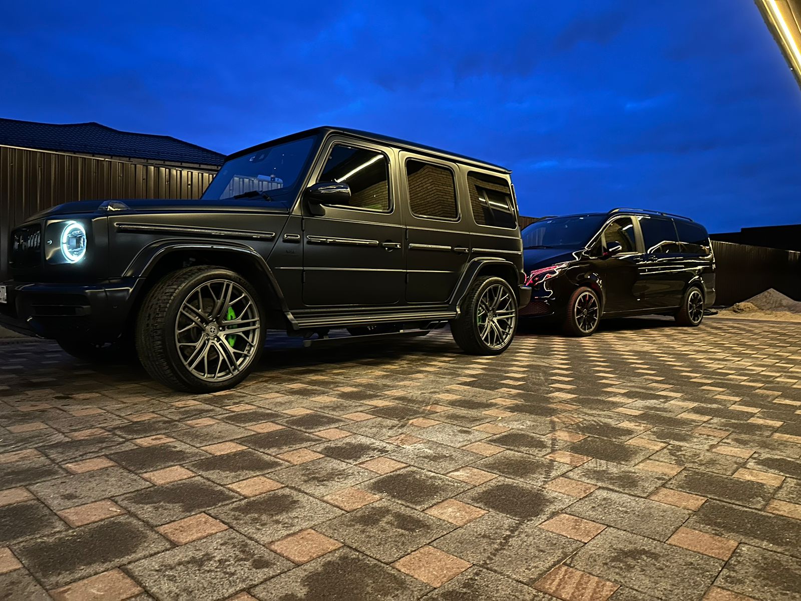 Mercedes G-Class W464 на 23" кованых дисках нашего производства фото 1