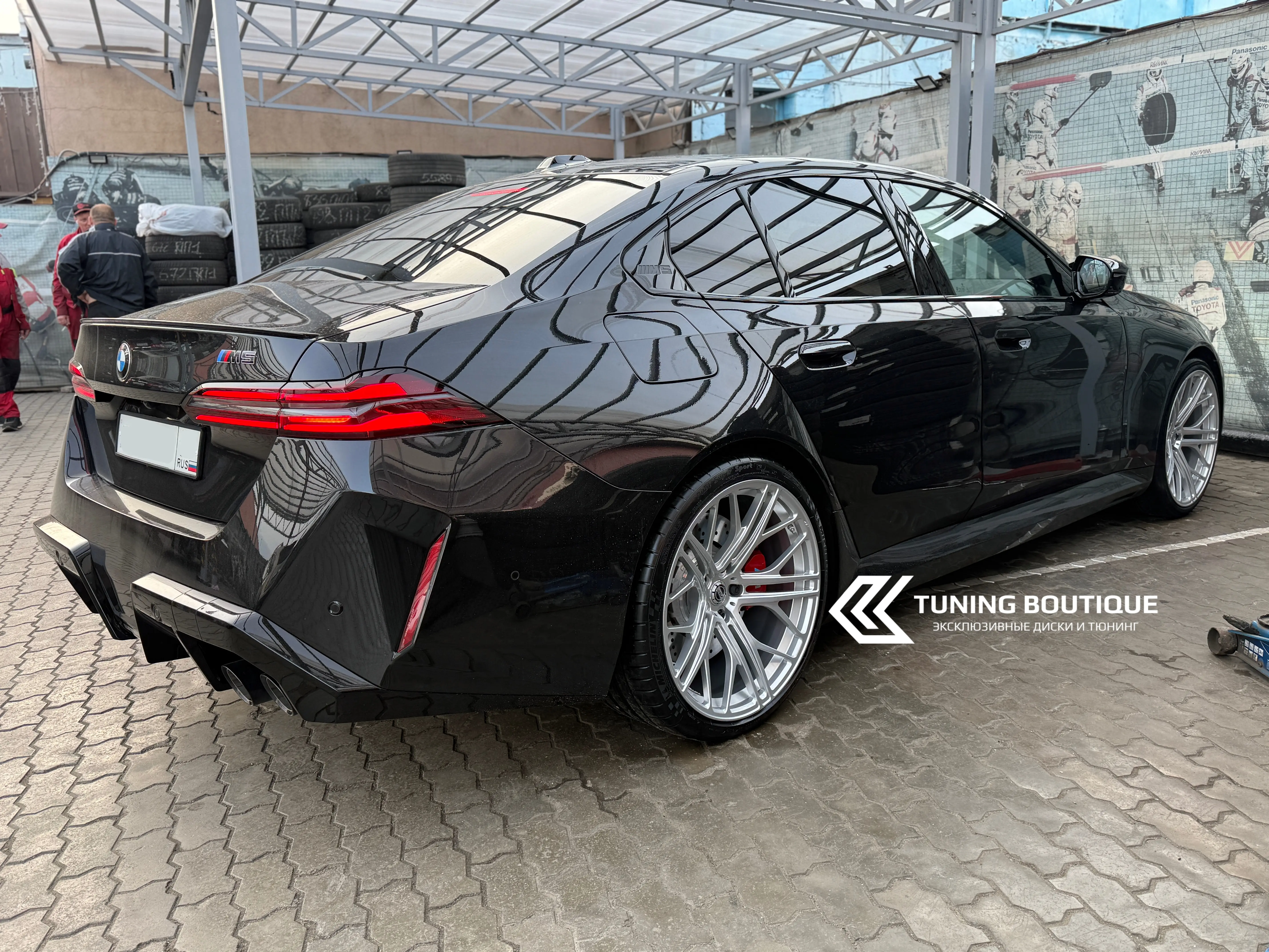 BMW M5 G90 на 22" кованых дисках Advanced Forged MS050 фото 3