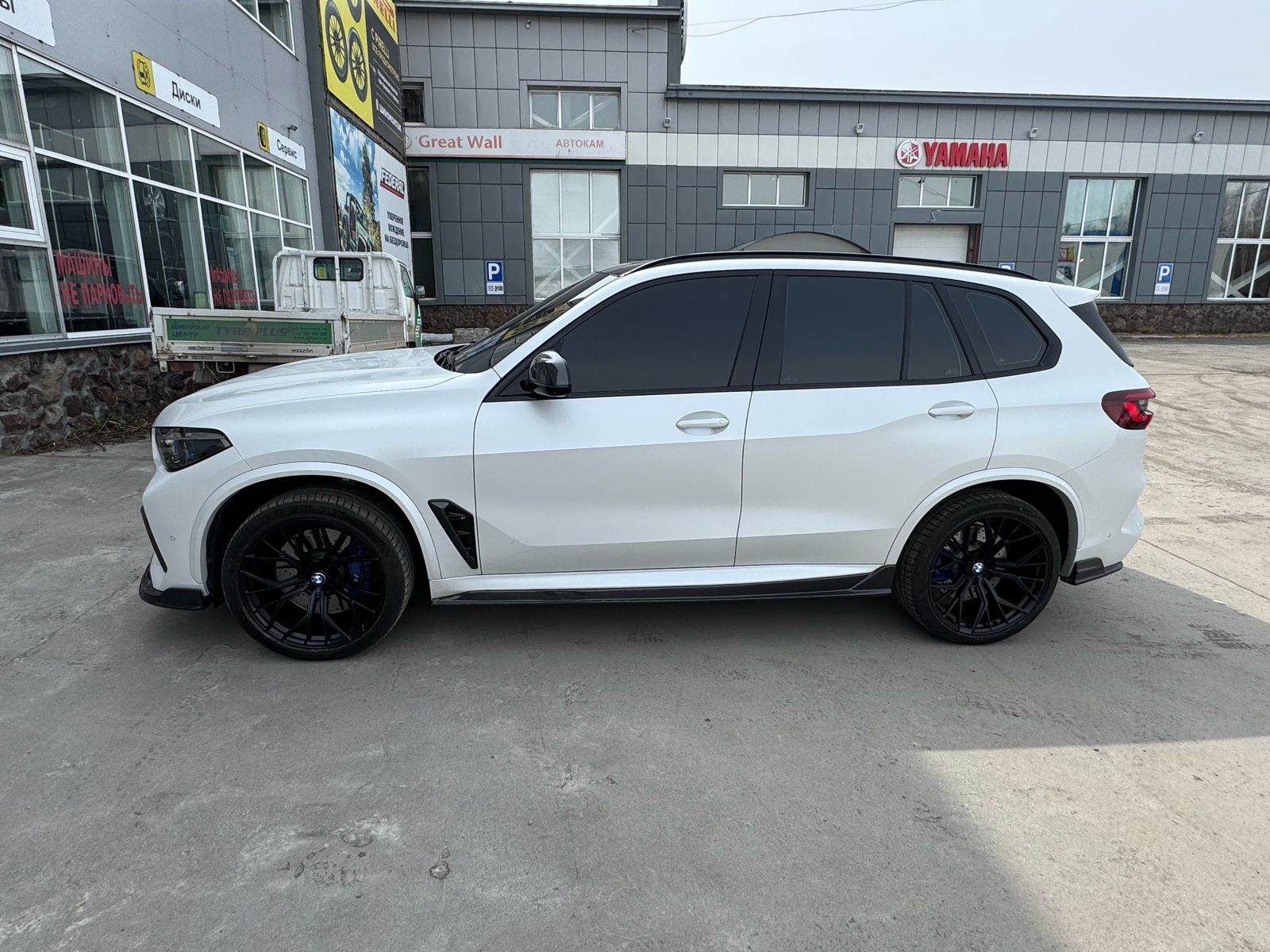 BMW X5M F95 на 22" кованых дисках нашего производства  фото 2