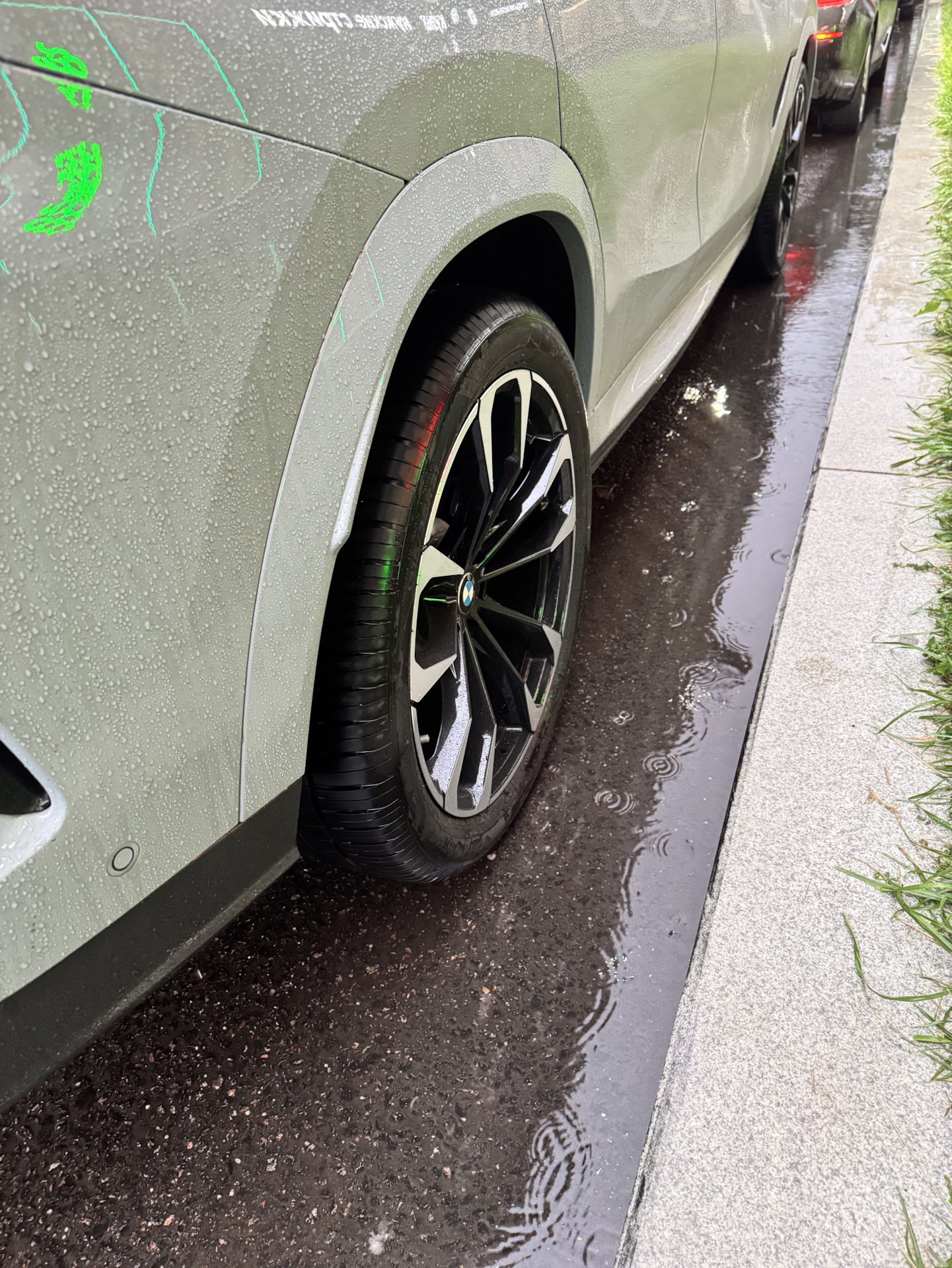 BMW X6 G06 на 21" кованых дисках нашего производства	 фото 3