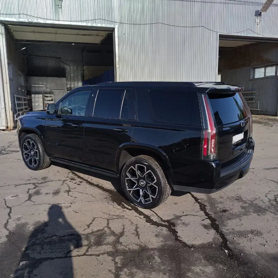 Cadillac Escalade на 22" кованых дисках нашего производства фото 2