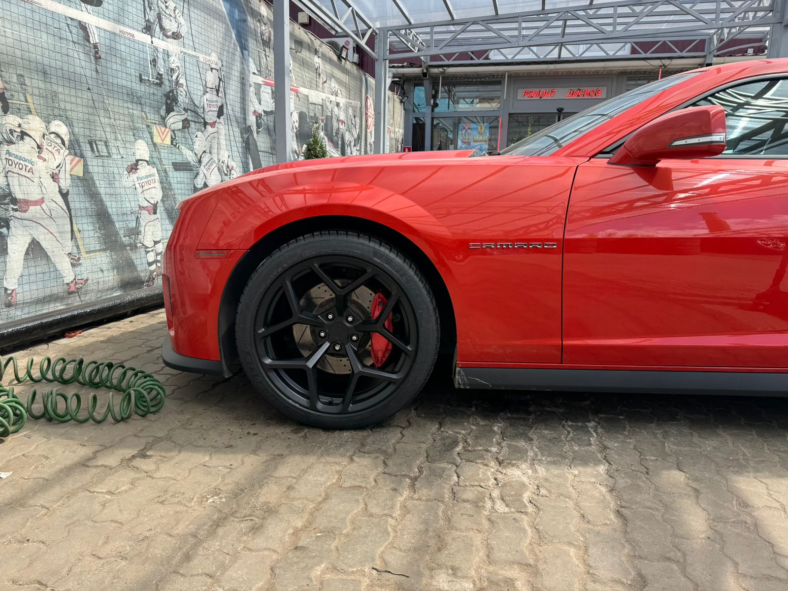 Chevrolet Camaro на 20" кованых дисках нашего производства фото 1