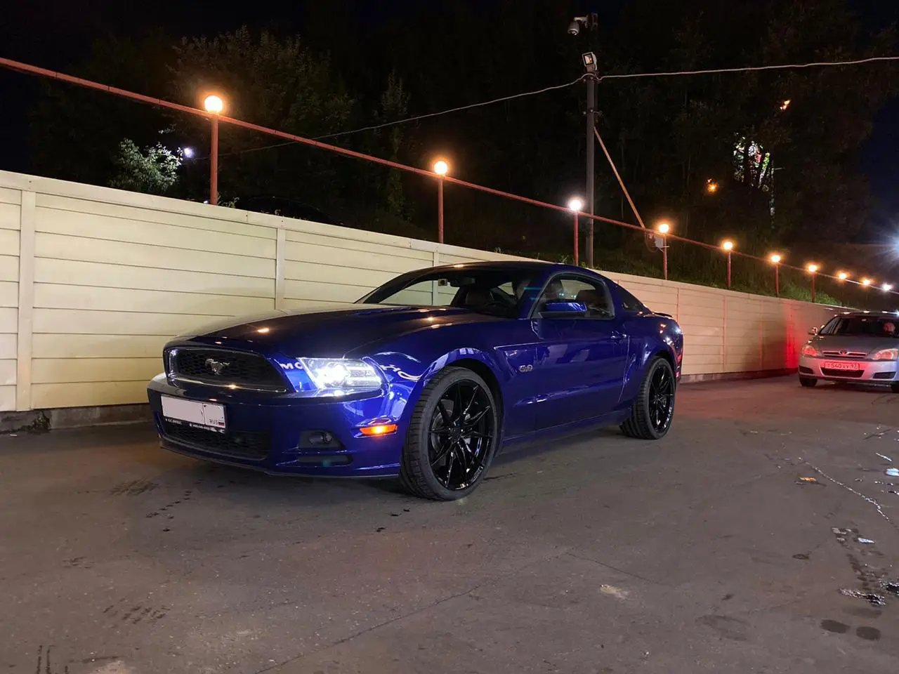 Ford Mustang на 20" дисках Rohana RFX13 фото 2