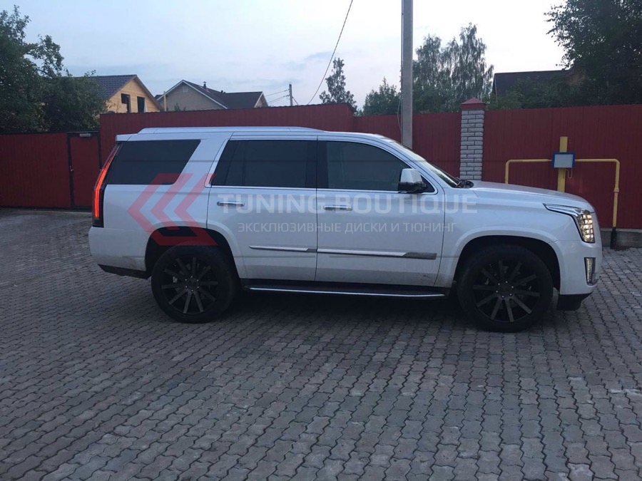 Cadillac Escalade на 22" дисках DUB Shot calla фото 1