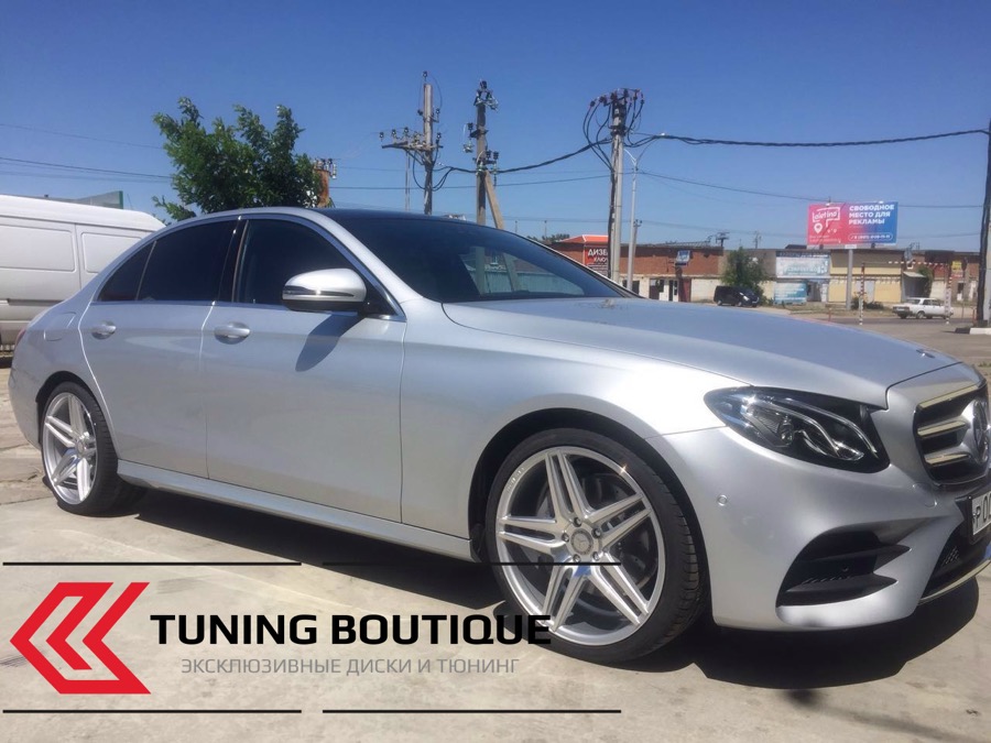 Mercedes E Class на 20" дисках Rohana RC8 Silver фото 1