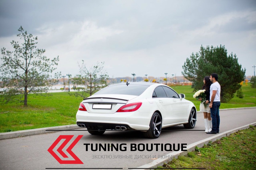 Mercedes CLS на 20" дисках Vossen CV3 Black Machined фото 2