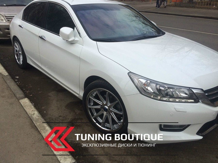 Honda Accord на 19" дисках Rohana RC10 Silver фото 1