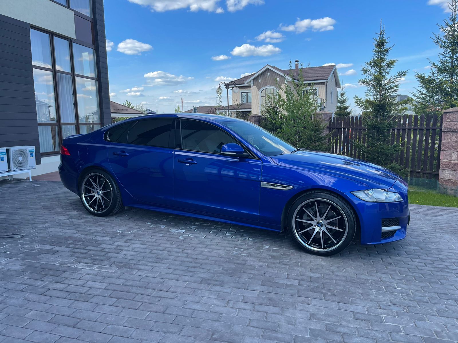 Jaguar XJ на 20" дисках Rohana RC10 фото 1