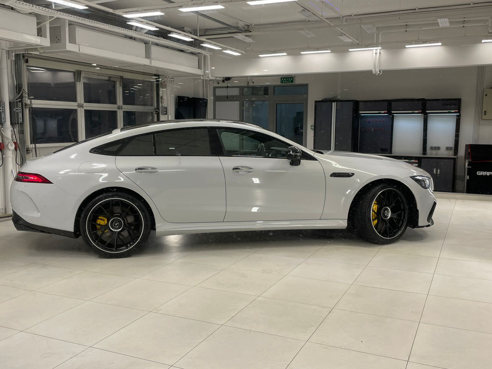 Mercedes AMG GT 4-door на 21" кованых дисках нашего производства фото 3