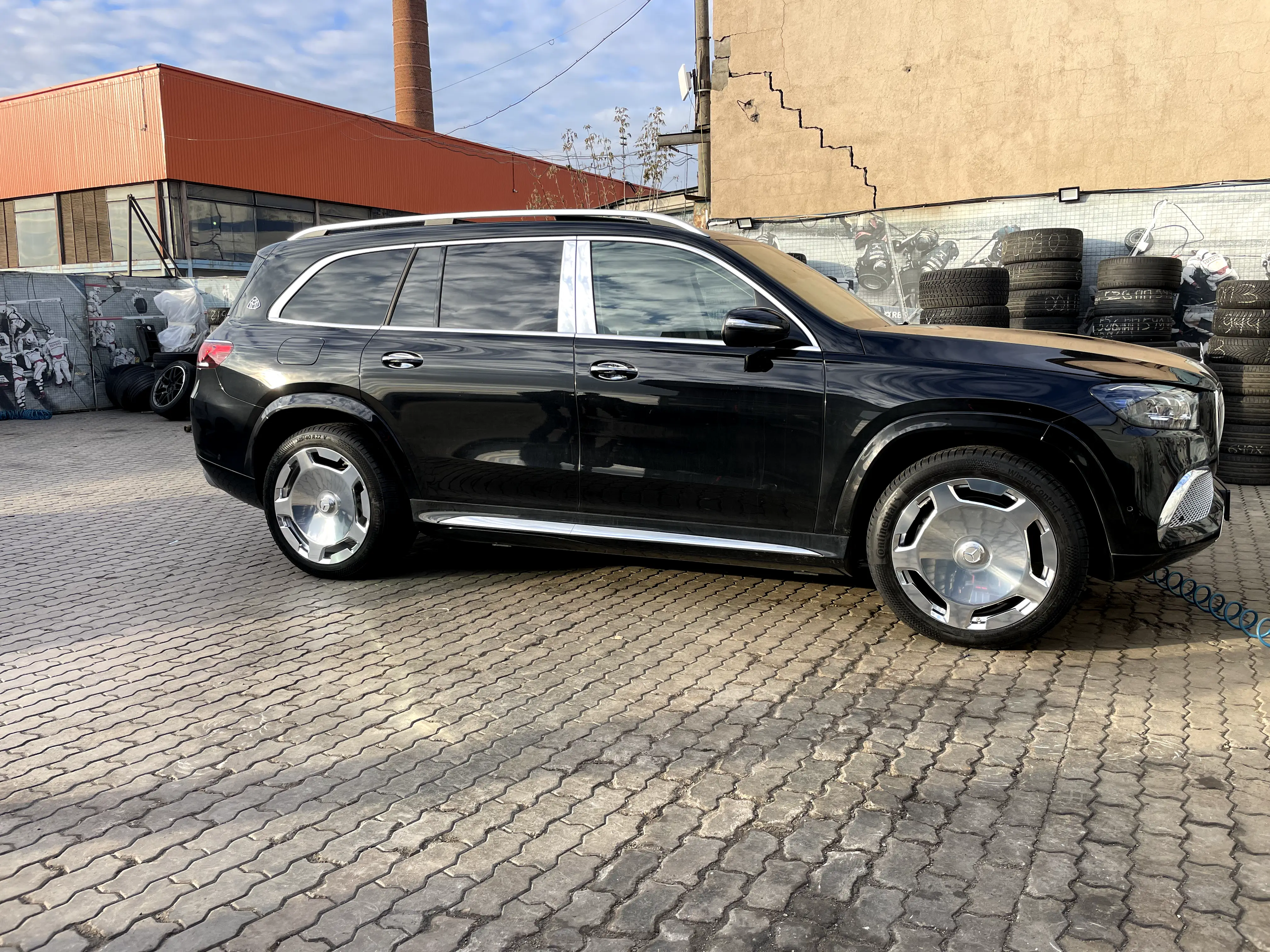 Mercedes-Maybach x167 на 22" кованых дисках нашего производства фото 1
